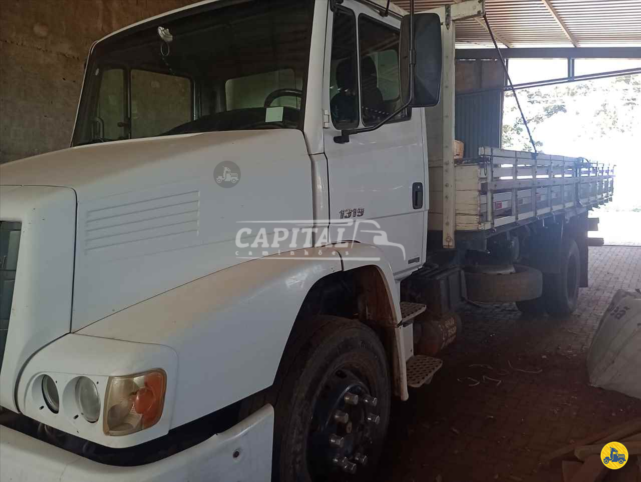 CAMINHAO MERCEDES-BENZ MB 1319 Grade Baixa Toco 4x2 Capital Caminhões - Implementos Rodoviários - Novos e Usados LUZIANIA GOIAS GO